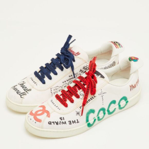 Chanel X Pharrell Cc Size 40 White Canvas Graffiti Print Low Top Sneakers - Picture 2 of 7